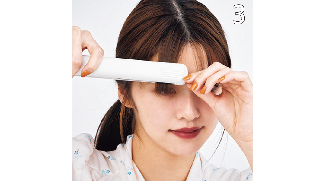 ストレートアイロンでタイトポニーヘアアレンジ3