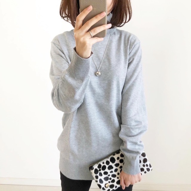 『GU』MENファインゲージタートルネックセーター