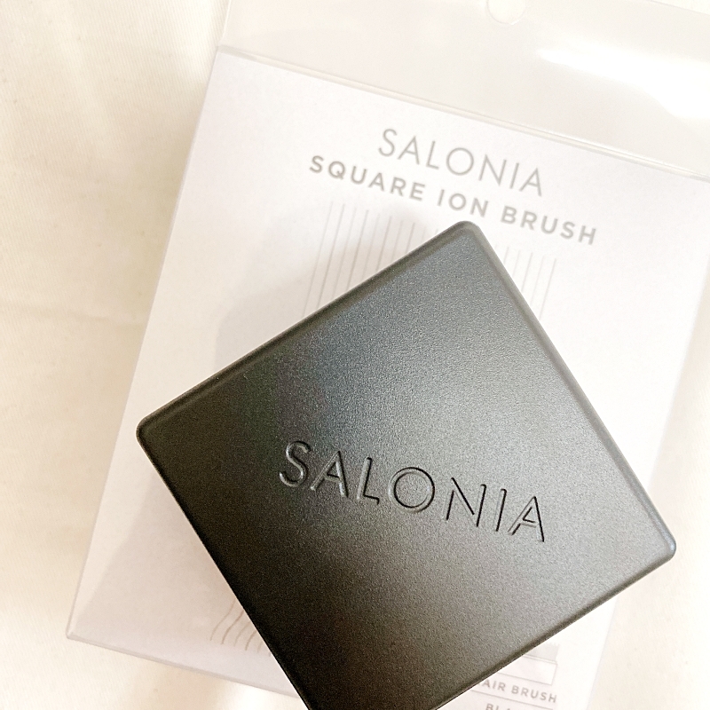 SALONIAのスクエアイオンブラシ