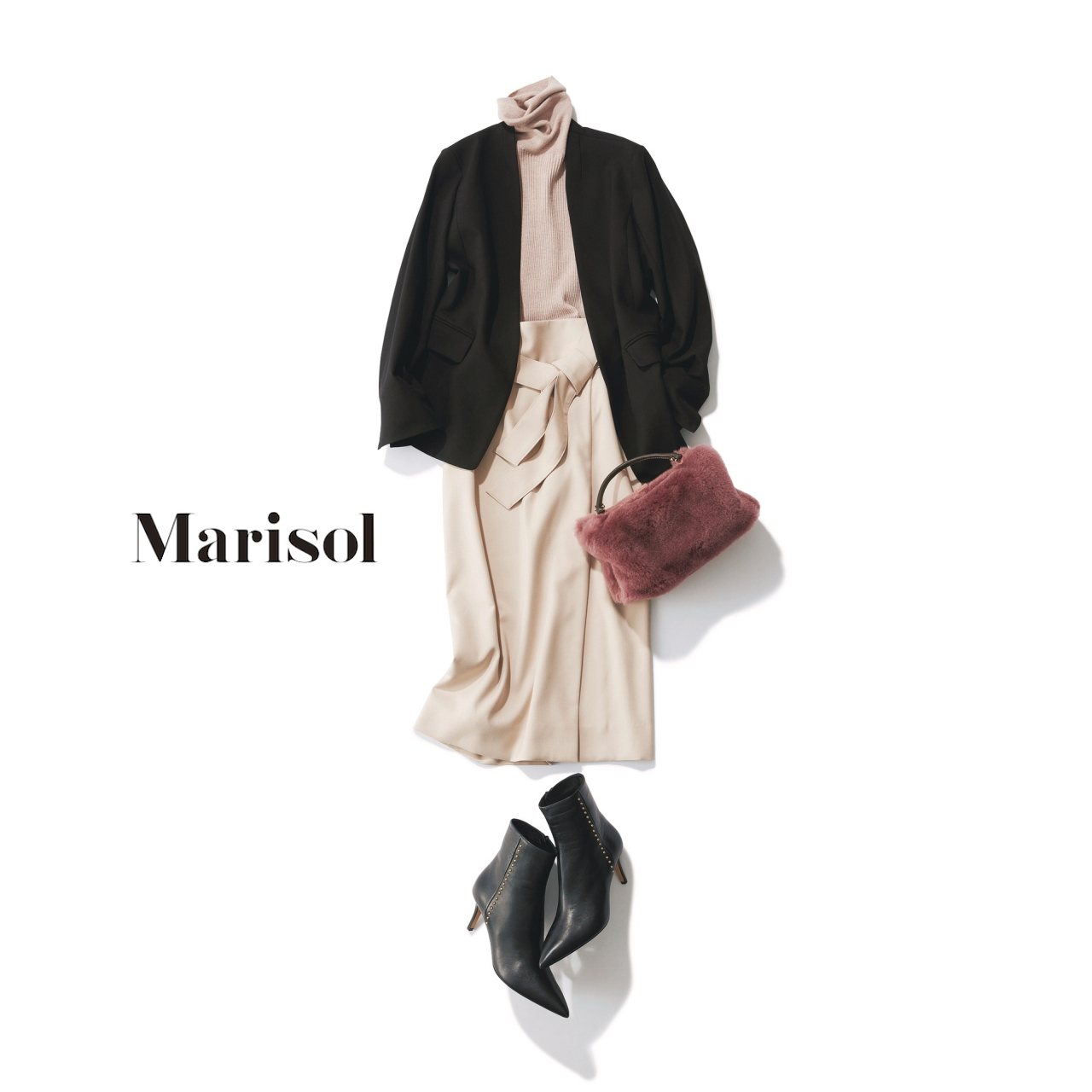 まろやかベージュトーンにしなやか黒ジャケットで小粋なコーデに 18 10 18コーデ ファッション誌marisol マリソル 40代をもっとキレイに 女っぷり上々