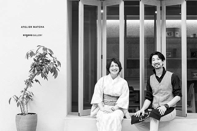 山政小山園・取締役の小山雅由さん(右)とは、2年前に仕事を通じて知り合い、