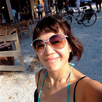 メイクアップアーティスト・早坂香須子さん 南仏プロヴァンス旅のコーディネート_1_1
