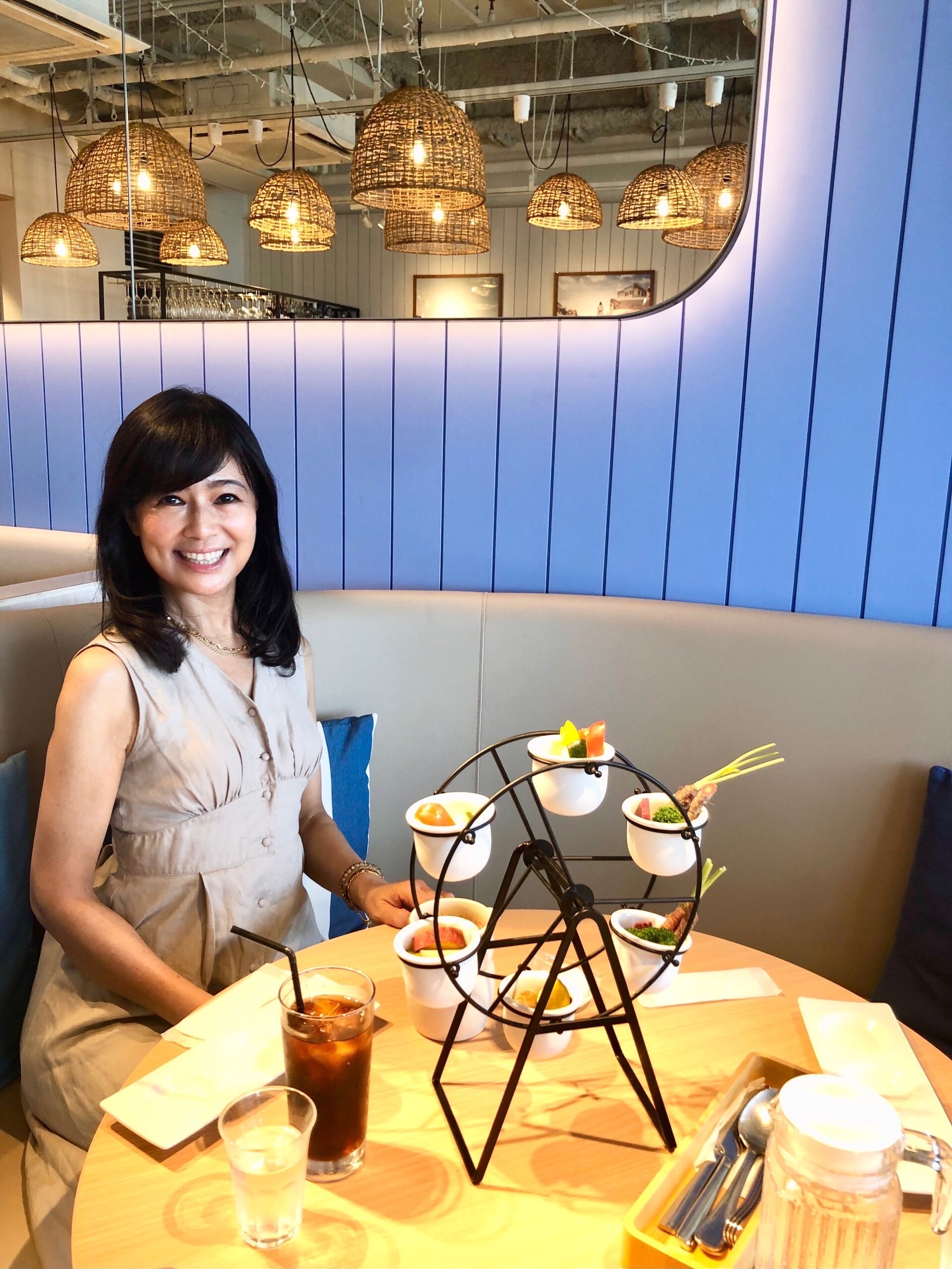 初めての横浜ハンマーヘッドで可愛い観覧車モチーフのランチ マリンアンドウォークヨコハマ 散策 最近のまつ毛のお手入れについて チームjマダム とも子のブログ チームjマダムブログ Web Eclat