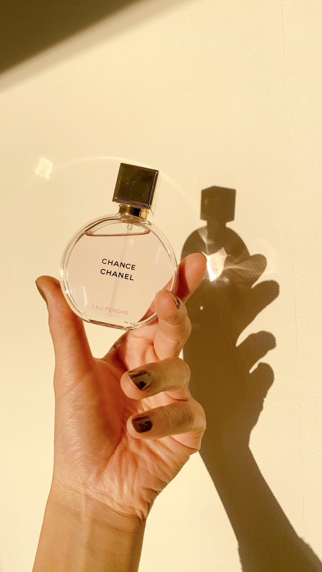 香水 を纏う Happy Plus One ハピプラワン