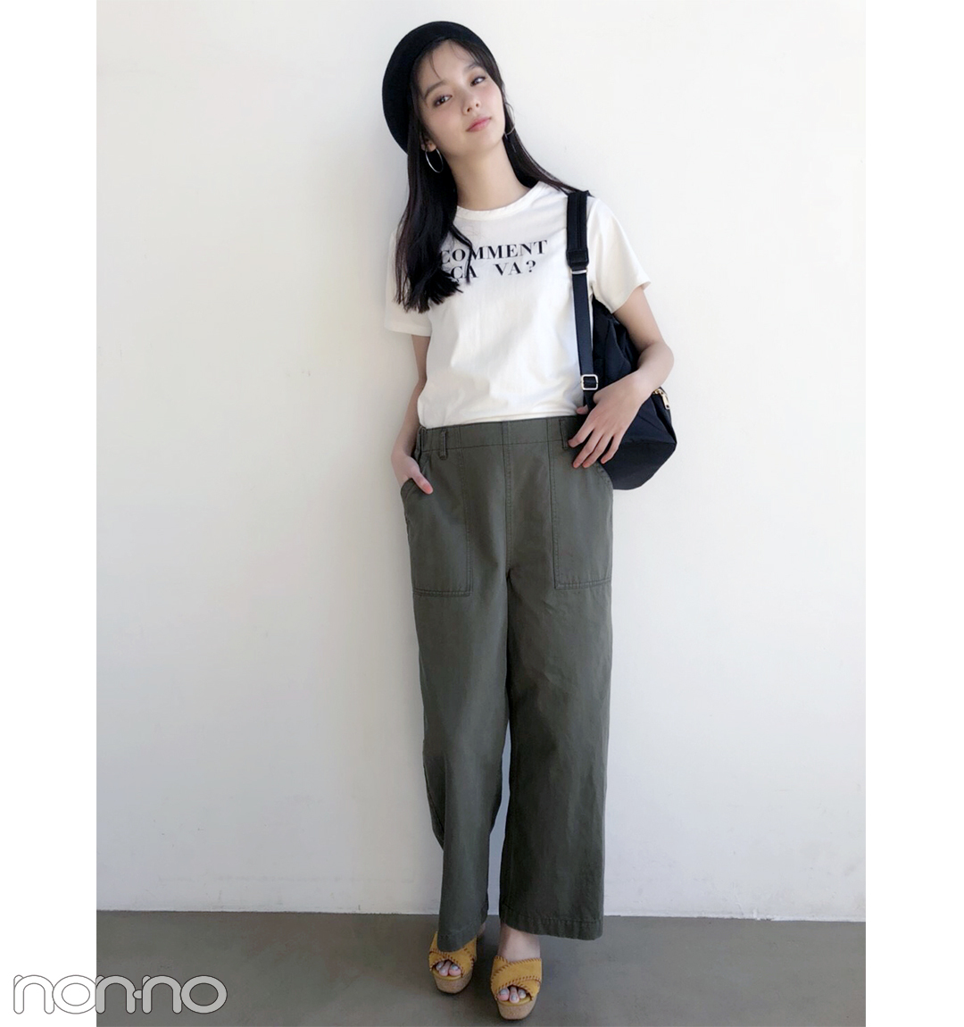 新川優愛はロゴT&リュックのスポカジを美脚サンダルで大人めにシフト!【毎日コーデ】_1_1