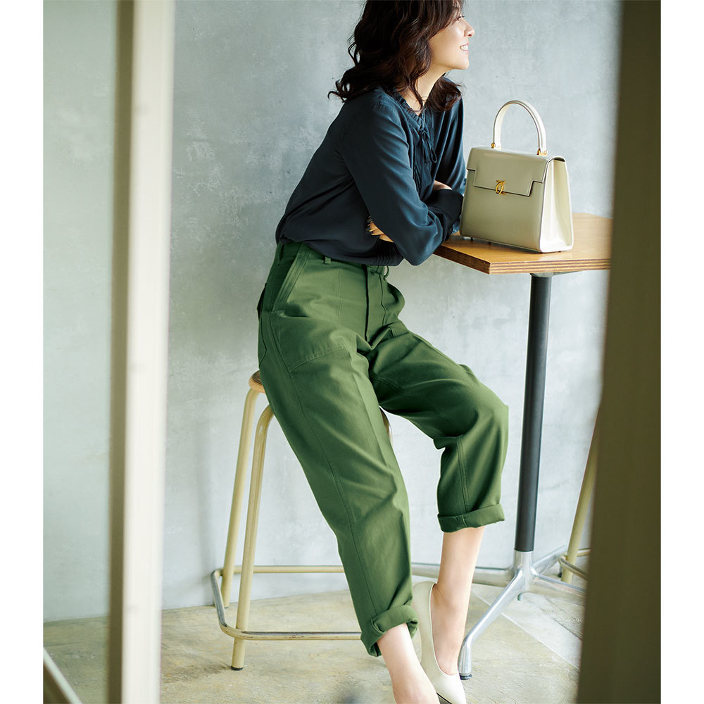 アラフォーの着こなしをきりっとクールに 上品で今っぽいパンツコーデは 19 40代レディースファッション ファッション誌marisol マリソル Online 40代をもっとキレイに 女っぷり上々