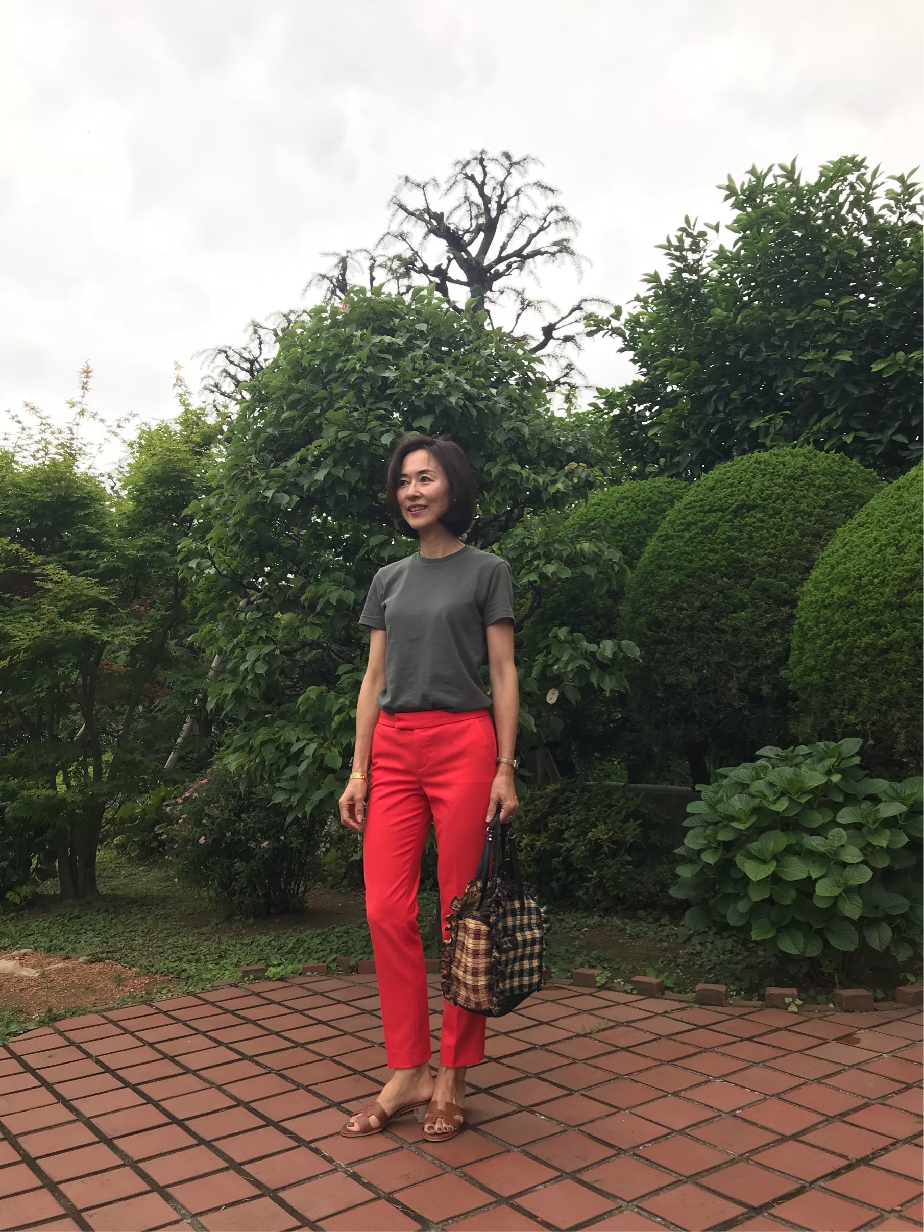 私の黒・白・カーキのTシャツコーデ☆  華組 朝生育代のブログ  華組 