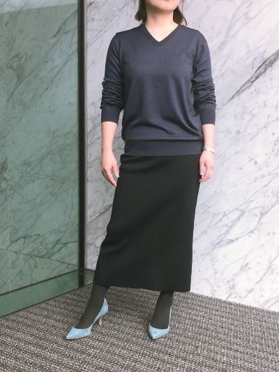 〈ワントーンで〉 モデル身長:155cm、ニットはサイズ4を着用
