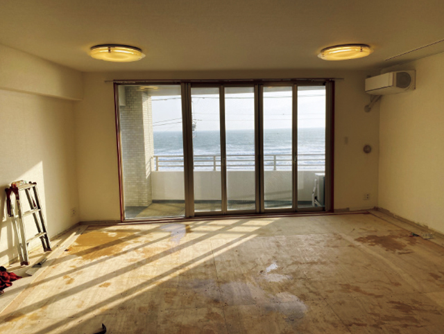ほとんど空きが出ない134号線沿いの分譲マンション。奇跡的な縁が舞い込み、リフォーム中の様子