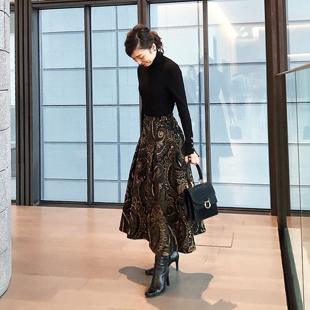 大判ペイズリー柄のスカート
