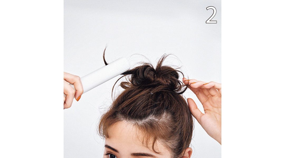 ストレートアイロンでおだんごヘアアレンジ2