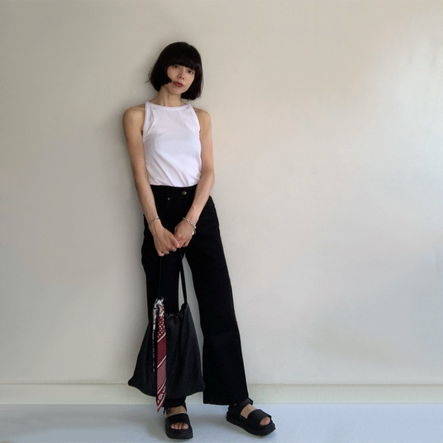 白タンクをきちんと見せする私流着こなしポイント ファッション誌marisol マリソル Online 40代をもっとキレイに 女っぷり上々