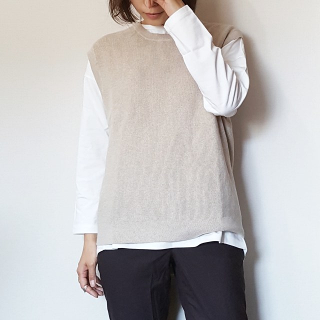 晩夏に使える Uniqloメンズのニットベスト ファッション誌marisol マリソル Online 40代をもっとキレイに 女っぷり上々