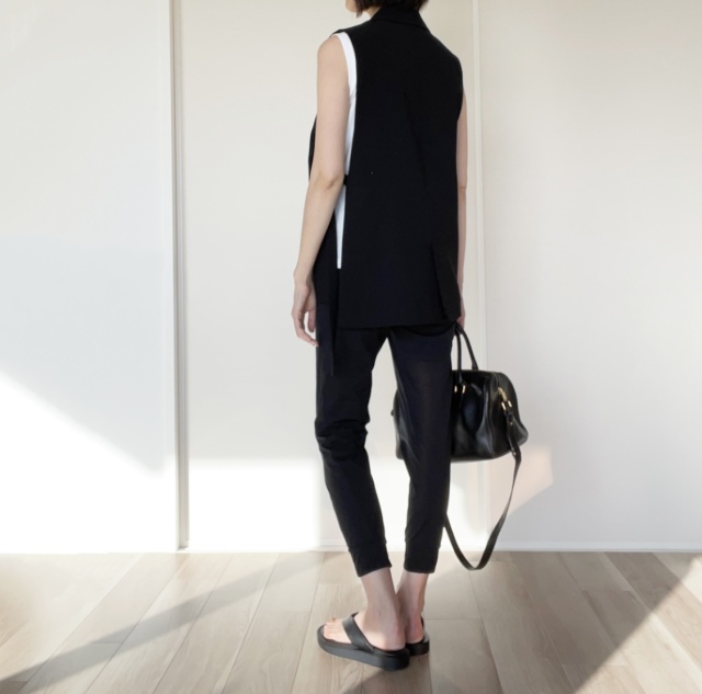 ZARA:"コーデ格上げアイテム" スリット入りジレ【40代 私のクローゼット】 _1_7