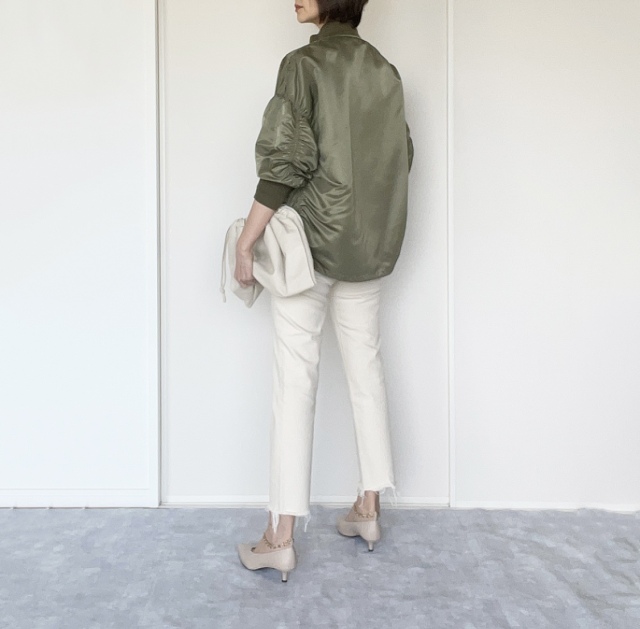 メンズライクなカーキアウターをフェミニンに 今日の服 40代 私のクローゼット ファッション誌marisol マリソル 40代をもっとキレイに 女っぷり上々