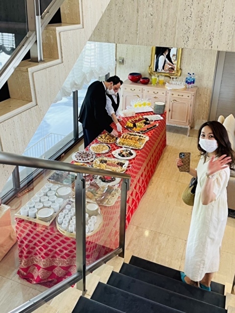 ずらりと並んだクウェートのお茶菓子