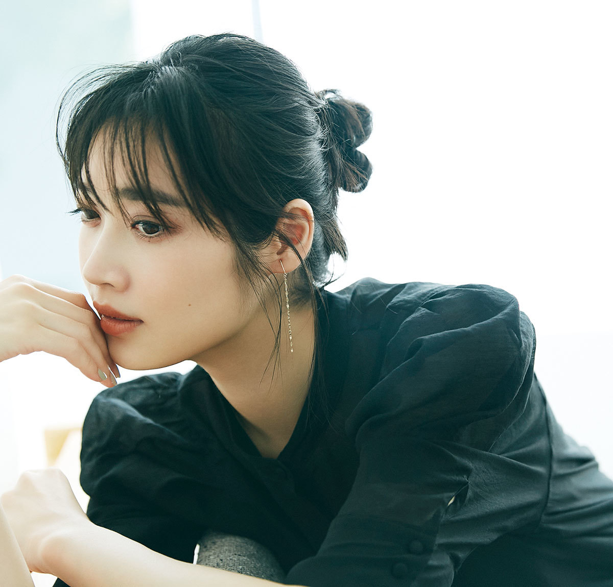 40代ボブヘアのアレンジ 長さが足りないと思っていた人に 2段階おだんご ファッション誌marisol マリソル 40代をもっとキレイに 女っぷり上々