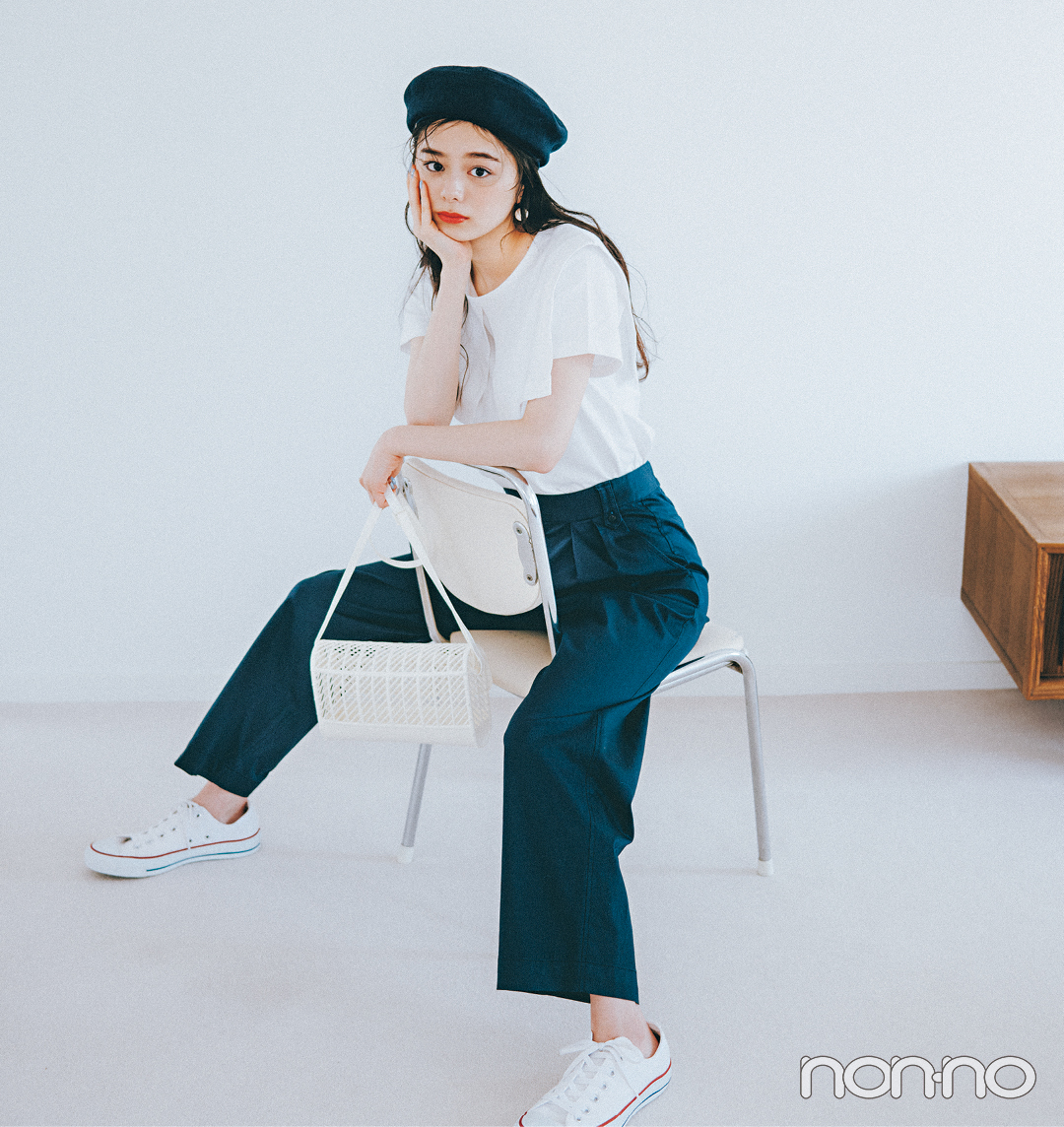 紺野彩夏のマリンネイビーコーデ1