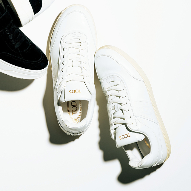 靴「トッズ タブズ スニーカー」¥72,600/トッズ・ジャパン(トッズ)