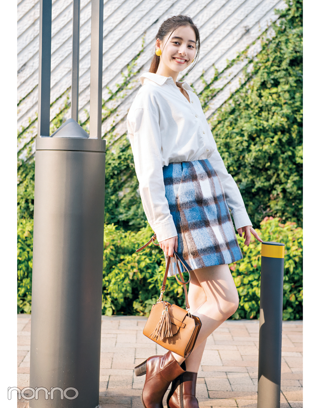 スタイルアップが叶う! ビッグシャツにはミニスカート♡【秋冬トレンド服の正解コーデ教えます】_1_5
