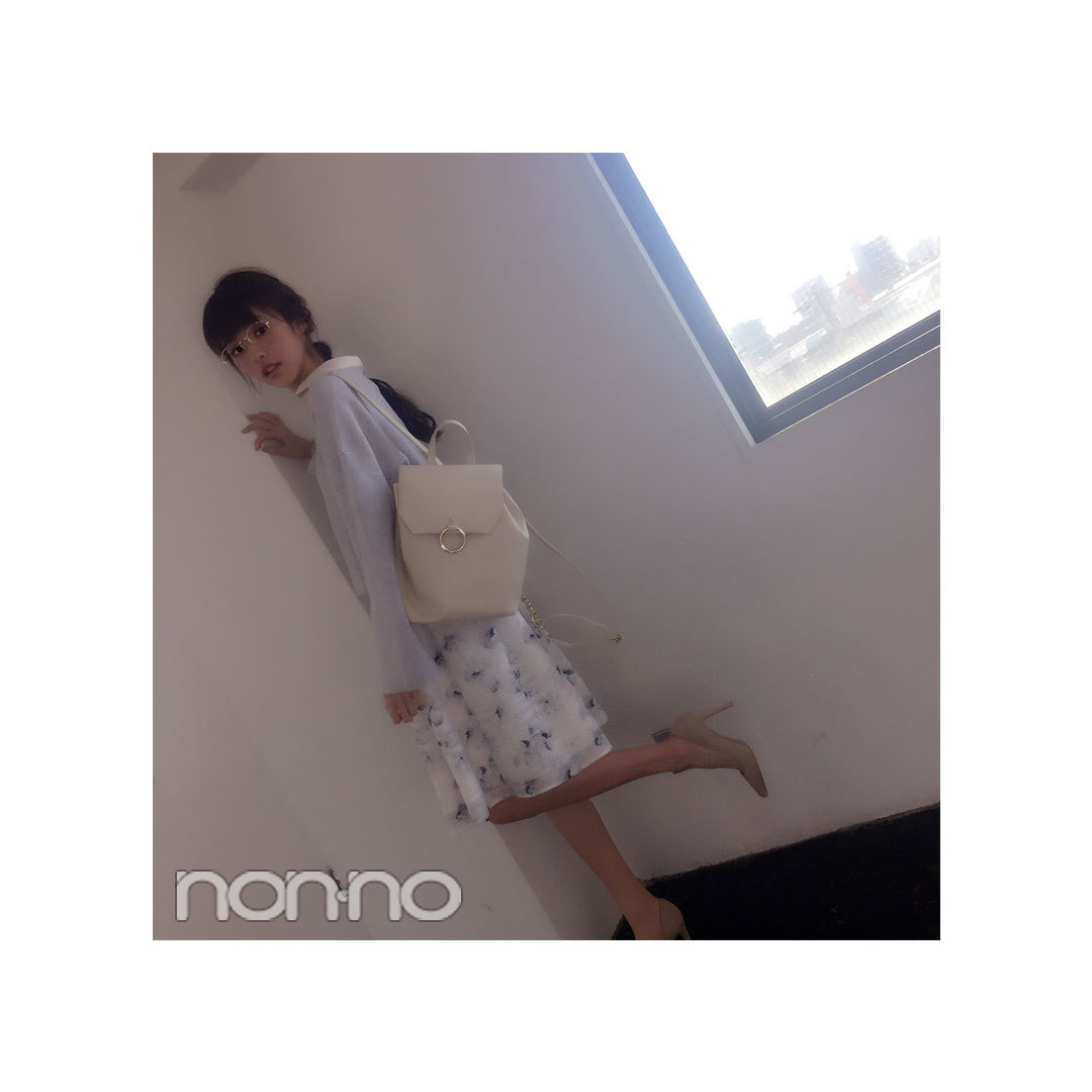 毎日コーデ★鈴木優華の花柄を大人見せするライトグレー使い_1_1