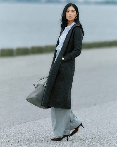 頼れる グレー アイテムで洗練の秋スタイル Web Eclat 50代女性のためのファッション ビューティ ライフスタイル最新情報