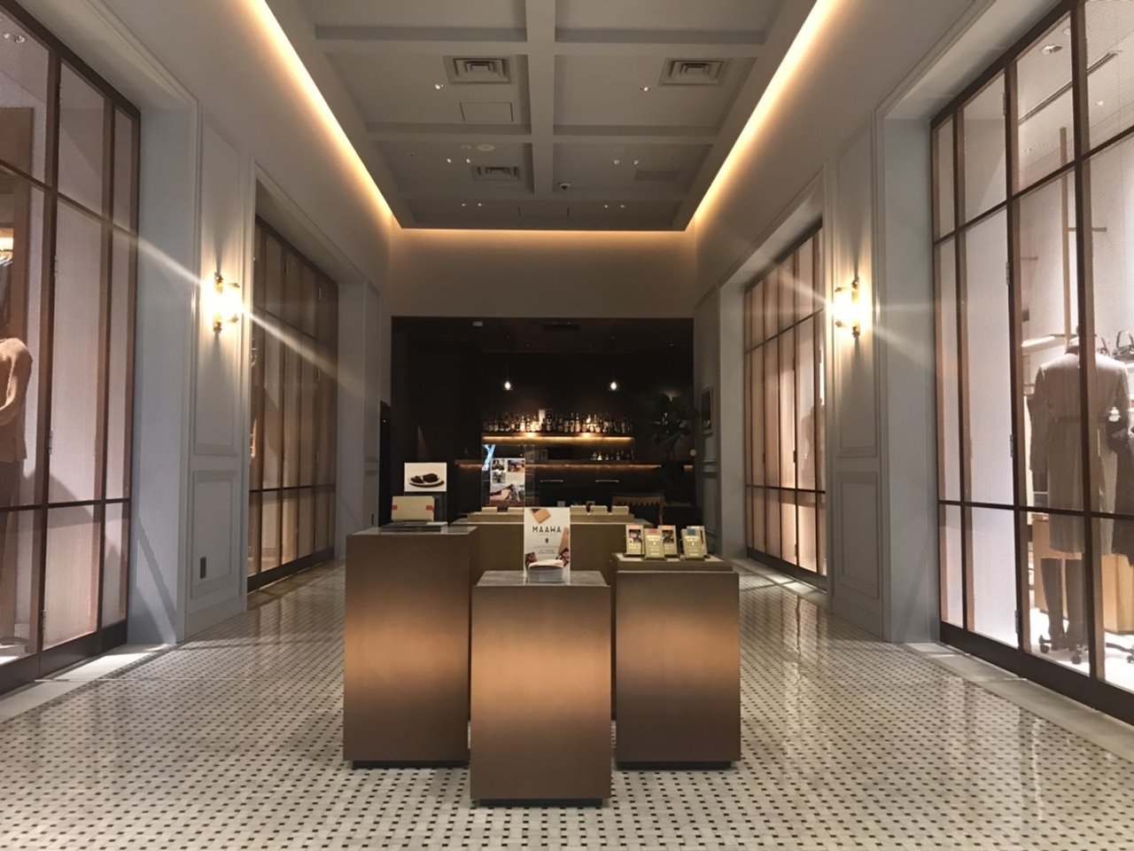バレンタイン21情報 ポール スチュアート青山本店でエシカルな Maaha Chocolate をチェック Web Eclat 50代女性のためのファッション ビューティ ライフスタイル最新情報