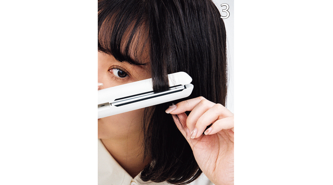 ストレートアイロンでアシメ内巻きヘアアレンジ3