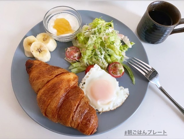 ■クロワッサン&目玉焼きワンプレート