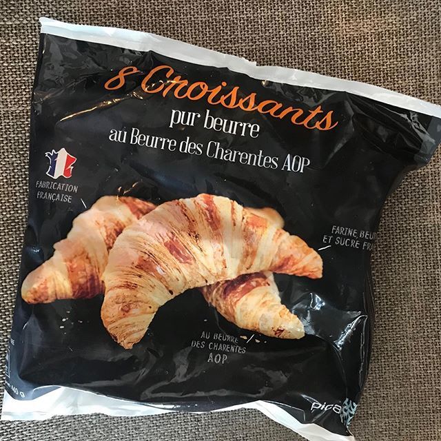 幸せな朝食♡オーブンに入れるだけで本場フランスのクロワッサンが楽しめる!_1_1