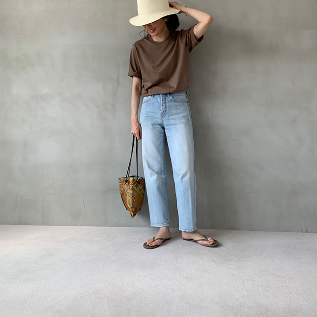 アラフォーが今すぐ買うべき“2021夏のトレンドTシャツ”はこれ! 大人に似合う最旬Tシャツまとめ|40代ファッション_1_21