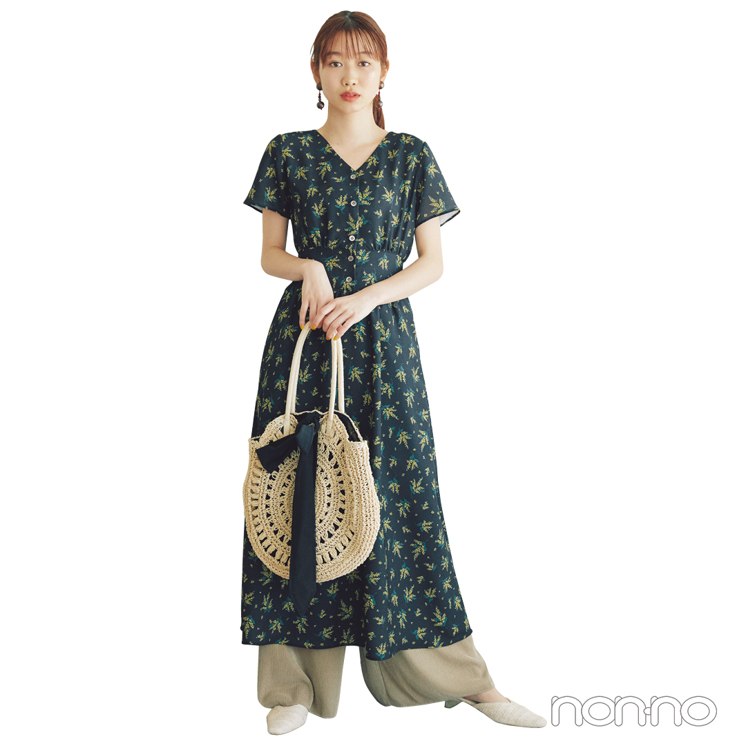 19年夏トレンド ワンピース パンツのレイヤードスタイルがきてる Non No Web ファッション 美容 モデル情報を毎日お届け