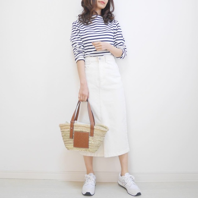 ボーダー Gu白デニムスカートで大人スニーカーコーデ ファッション誌marisol マリソル Online 40代をもっとキレイに 女っぷり上々