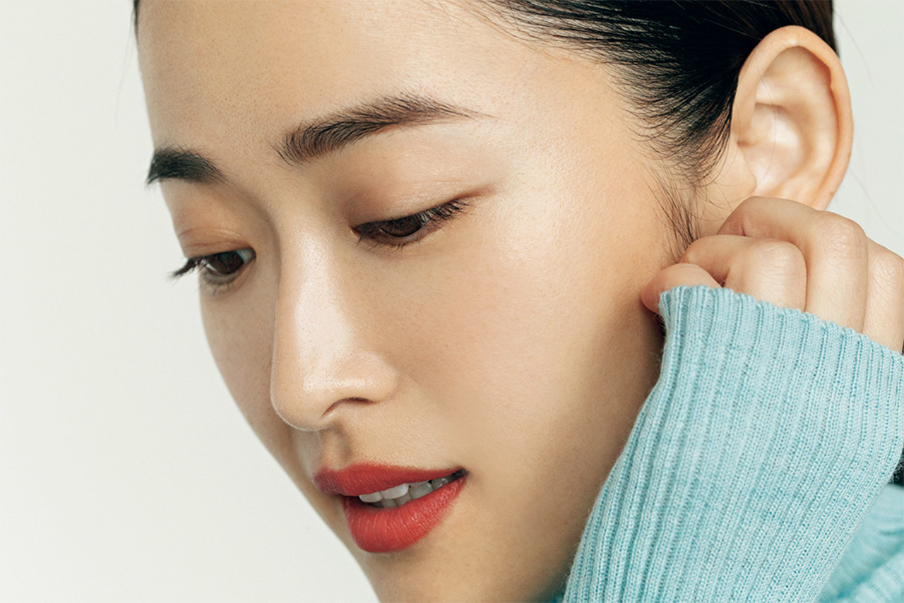 Cheeks 肌全体をほのかに染めて、ナチュラルな血色を