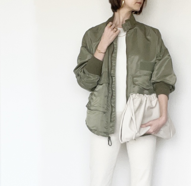 メンズライクなカーキアウターをフェミニンに 今日の服 40代 私のクローゼット ファッション誌marisol マリソル 40代をもっとキレイに 女っぷり上々