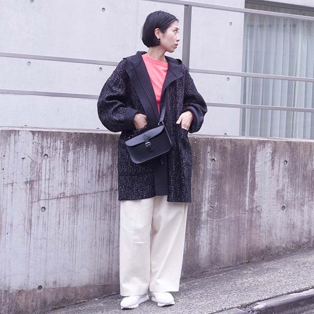 スニーカーコーデまとめ2022年2月 白ワイドパンツ×スニーカーコーデ