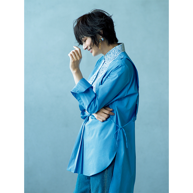 富岡佳子 新たなフェミニンを予感させるレースとブルーの出会い