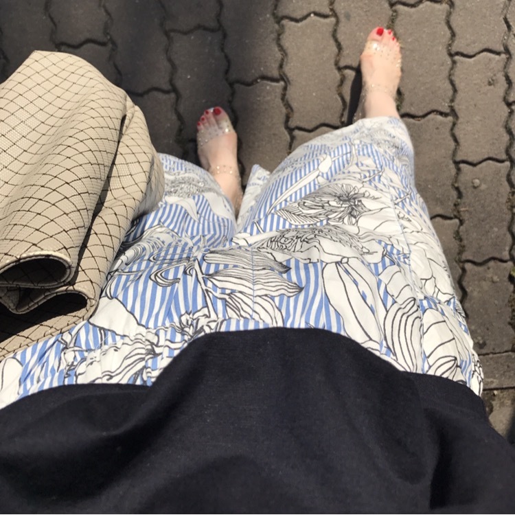 リアル通勤コーデ。お盆休みまであと2日!な水曜日。フローラルプリントで暑さを乗り切る_1_2