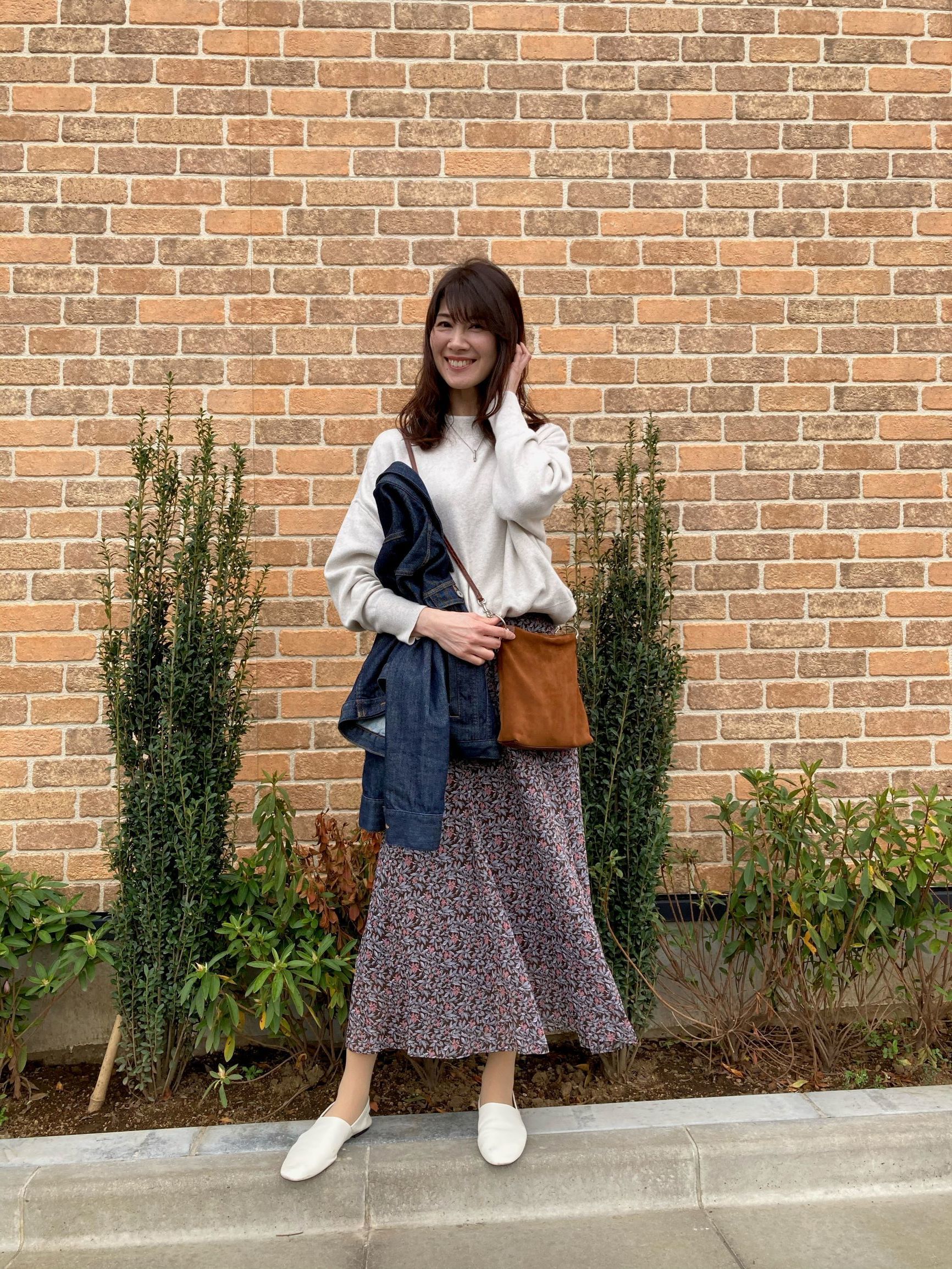 おしゃれが華やぐ 女らしさ格別 大人のスカート コーデ Web Eclat 50代女性のためのファッション ビューティ ライフスタイル最新情報