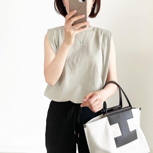 ミラオーウェン痩せ見えトップス着回し Tomomiyuコーデ ファッション誌marisol マリソル Online 40代をもっとキレイに 女っぷり上々