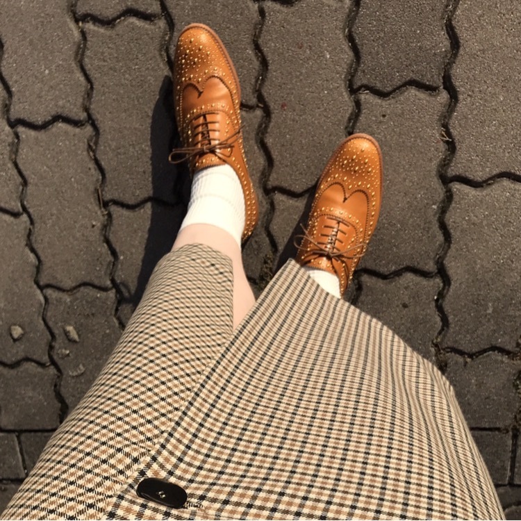 リアル通勤コーデ。連休明けの火曜日は赤いニットでパワーアップ!_1_2