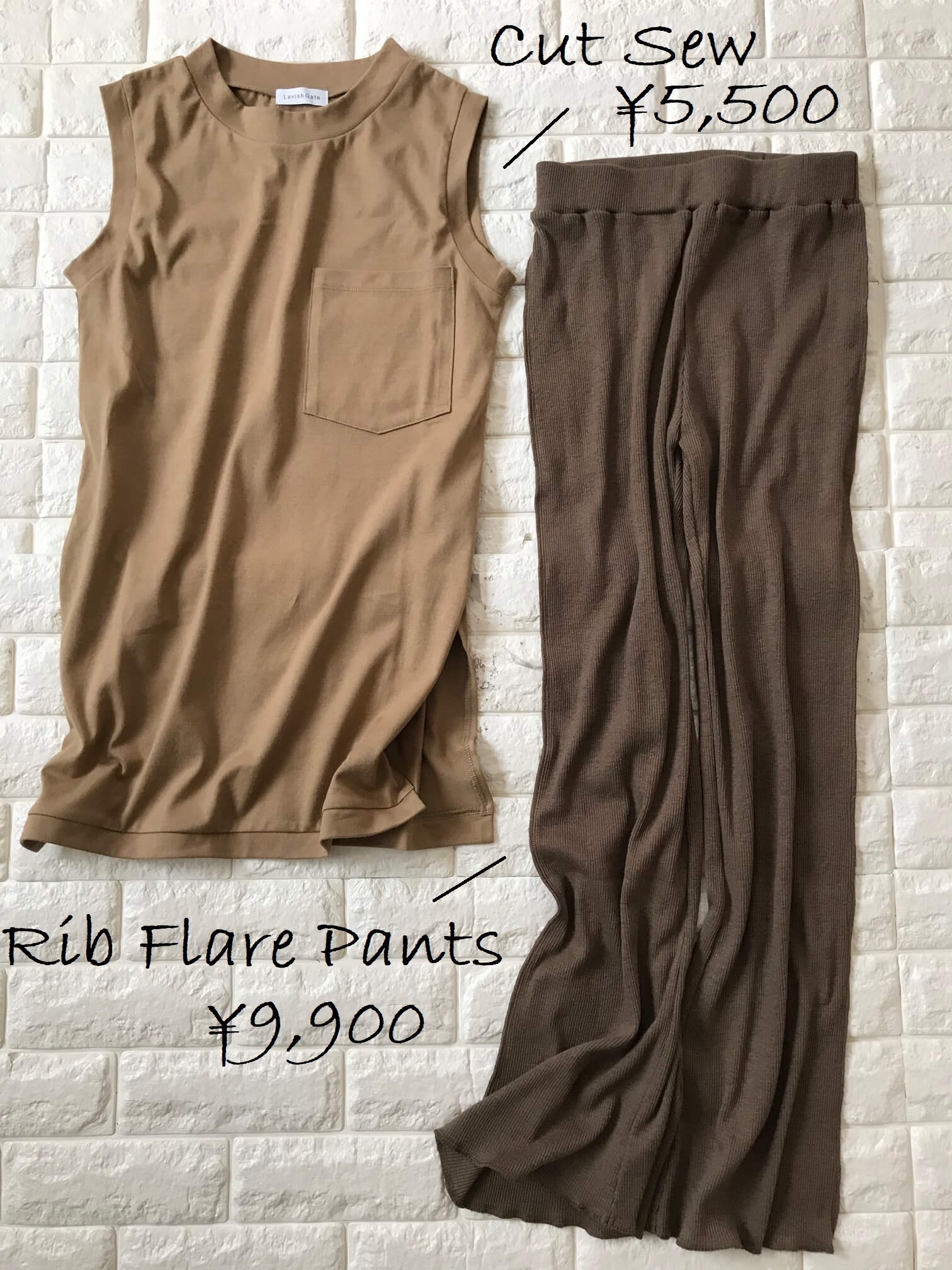 Lavish Gateのノースリカットソーとリブニットパンツ