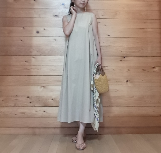 GUのAラインワンピース着こなし +スカーフ