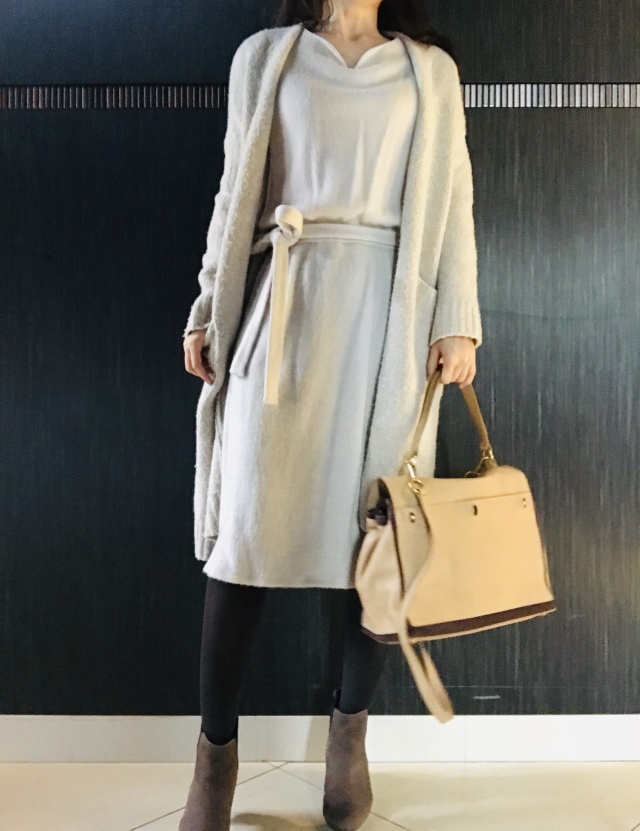 ニットガウン ワンピースで大人の愛されコーデ ファッション誌marisol マリソル Online 40代をもっとキレイに 女っぷり上々