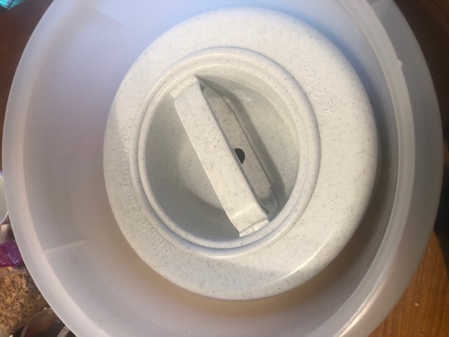 しっかり重石をのせて、冬なら3~4か月で美味しいお味噌ができます♪