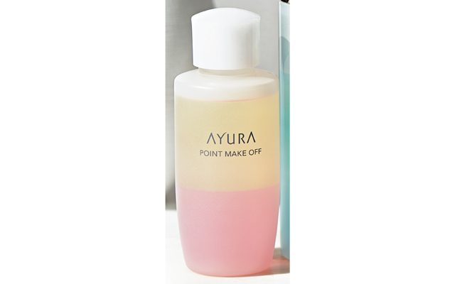 クレンジング成分不使用の美容オイルを贅沢配合。ポイントメイクオフ 100㎖ ¥2,200/アユーラ