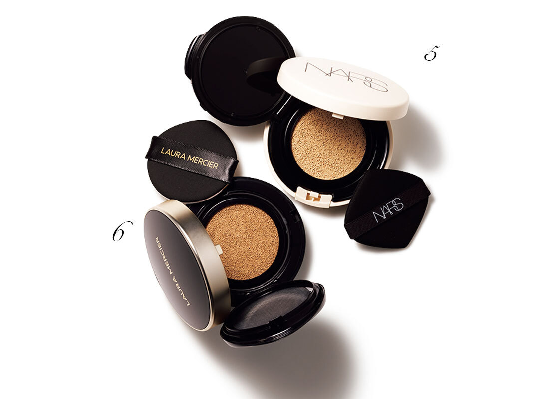 ●❺ピュアラディアントプロテクションアクアティックグロー クッションファンデーション SPF50+・PA+++ 全6 色¥6,600/NARS JAPAN ●❻フローレス ルミエール ラディアンス パーフェクティング クッション SPF50・PA+++ 全8 色¥6,600/ローラ メルシエ ジャパン