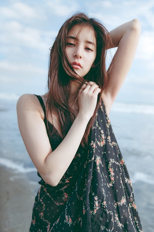 新木優子のビューティタイルブック「新木式」の未公開カット9