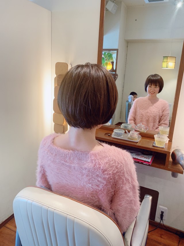 髪の毛伸ばし中~~~~~
息子がチラッと(笑)