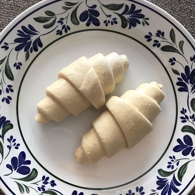 幸せな朝食♡オーブンに入れるだけで本場フランスのクロワッサンが楽しめる!_1_2
